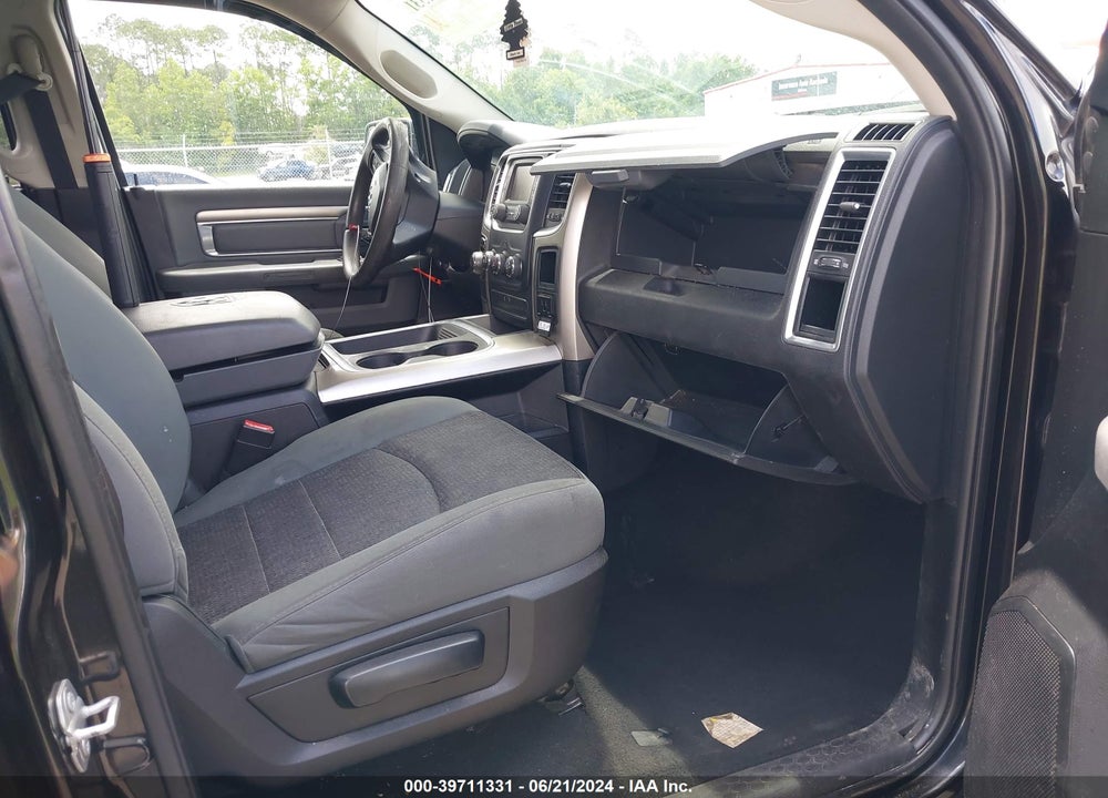 2017 RAM 1500 SLT QUAD CAB 4X2 6'4 BOX VIN: 1C6RR6GG0HS735295