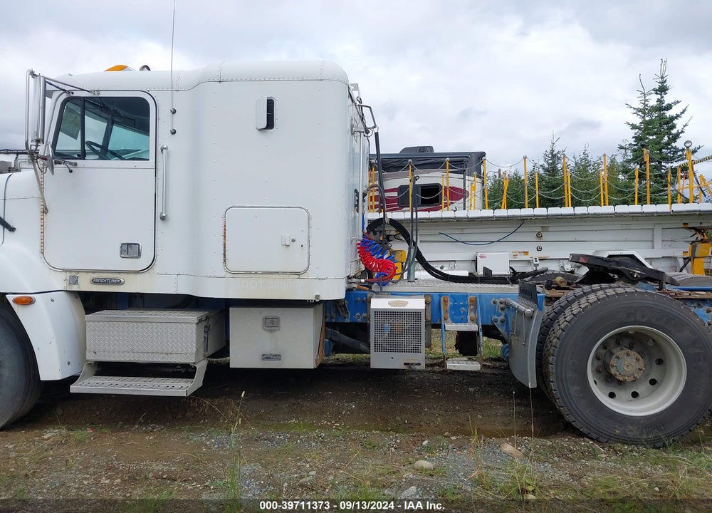 2003 FREIGHTLINER CONVENTIONAL FLD112 VIN: 1FUJACAS03LK85796