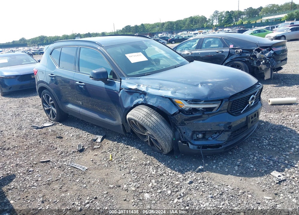 2022 VOLVO XC40 T5 R-DESIGN VIN: YV4162UM8N2790586