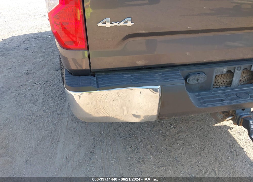 2016 TOYOTA TUNDRA SR5 5.7L V8 VIN: 5TFUW5F10GX508886
