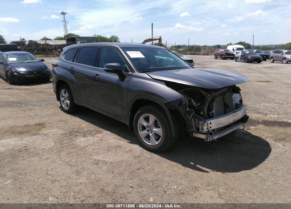 2022 TOYOTA HIGHLANDER LE VIN: 5TDBZRBH8NS568443