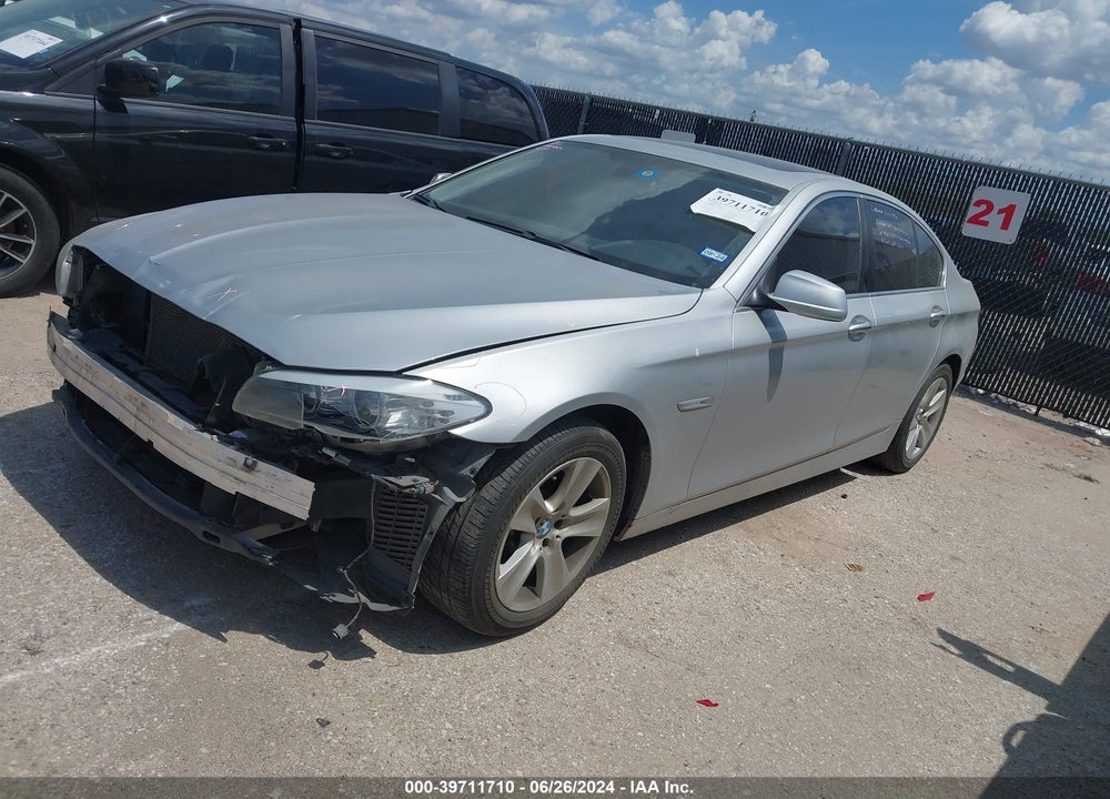 2013 BMW 528I XDRIVE VIN: WBAXH5C55DDW12900