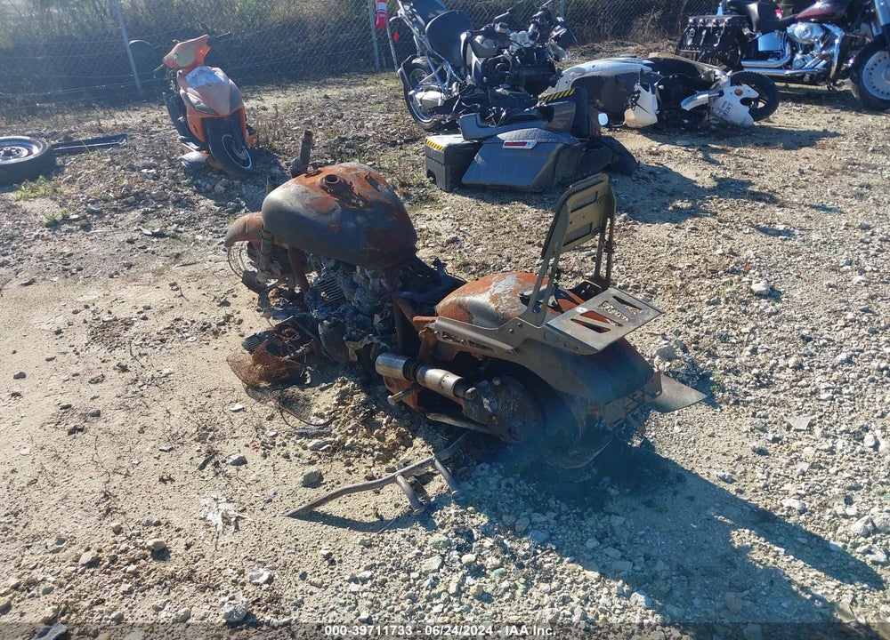 2005 HONDA VTX1300 C VIN: 1HFSC55085A105690
