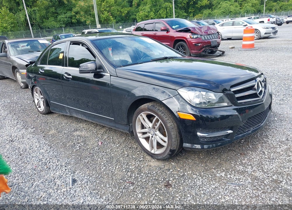 2014 MERCEDES-BENZ C 250 LUXURY/SPORT VIN: WDDGF4HB0EG242138