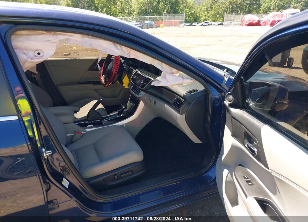 2014 HONDA ACCORD VIN: 1HGCR2F89EA245829