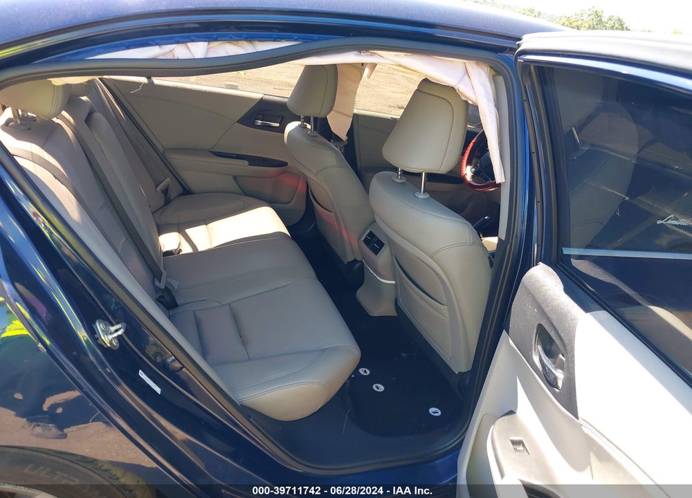 2014 HONDA ACCORD VIN: 1HGCR2F89EA245829