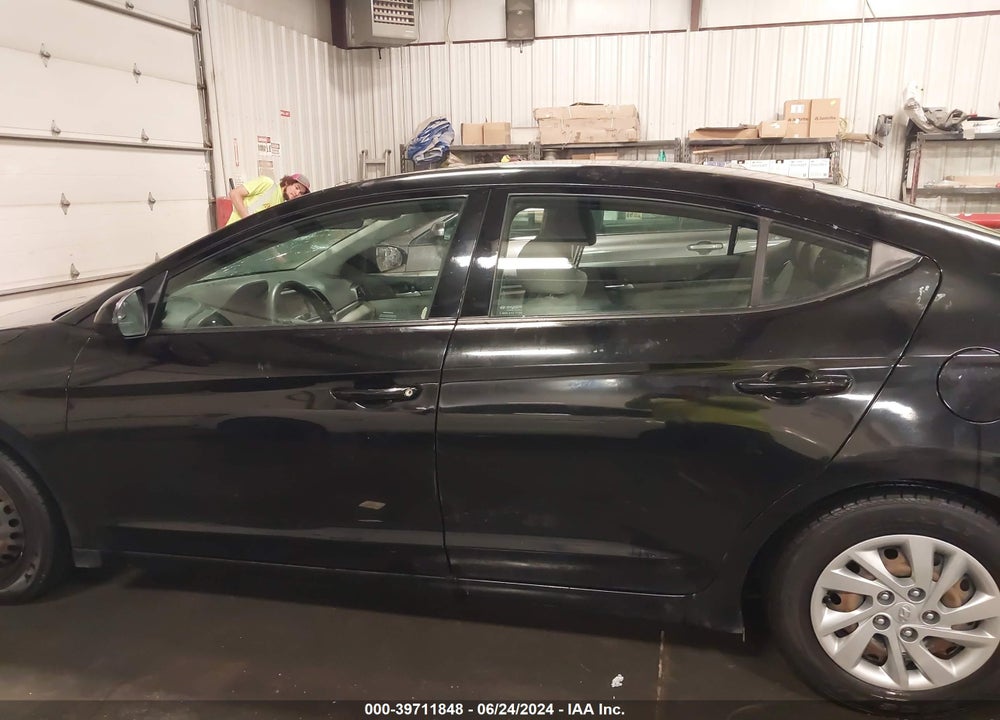 2019 HYUNDAI ELANTRA SE VIN: KMHD74LF2KU867668