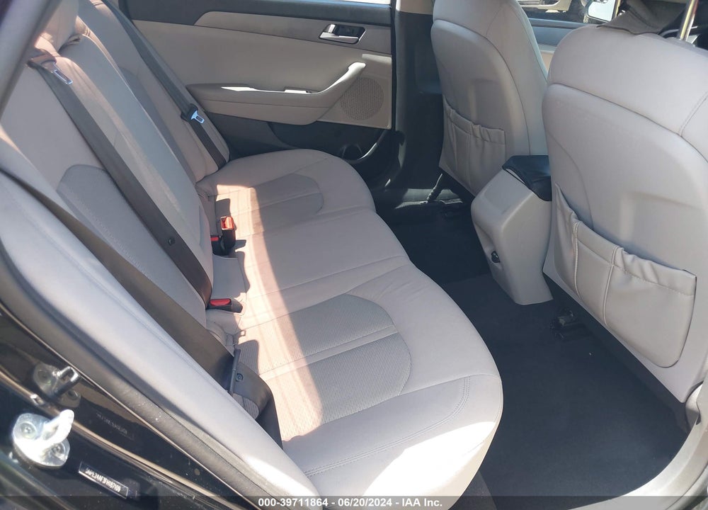 2015 HYUNDAI SONATA SE VIN: 5NPE24AF3FH187109