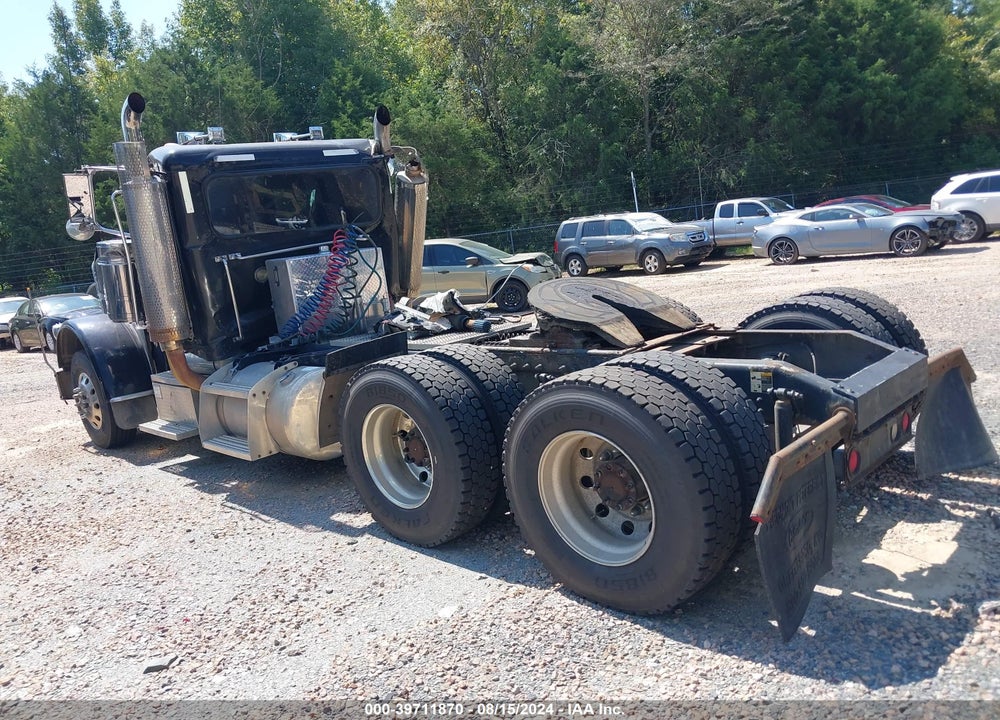 2011 PETERBILT 388 VIN: 1XPWDU9X9BD117477