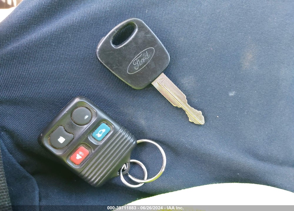 2002 FORD FOCUS SE/ZTW VIN: 1FAFP36322W104617