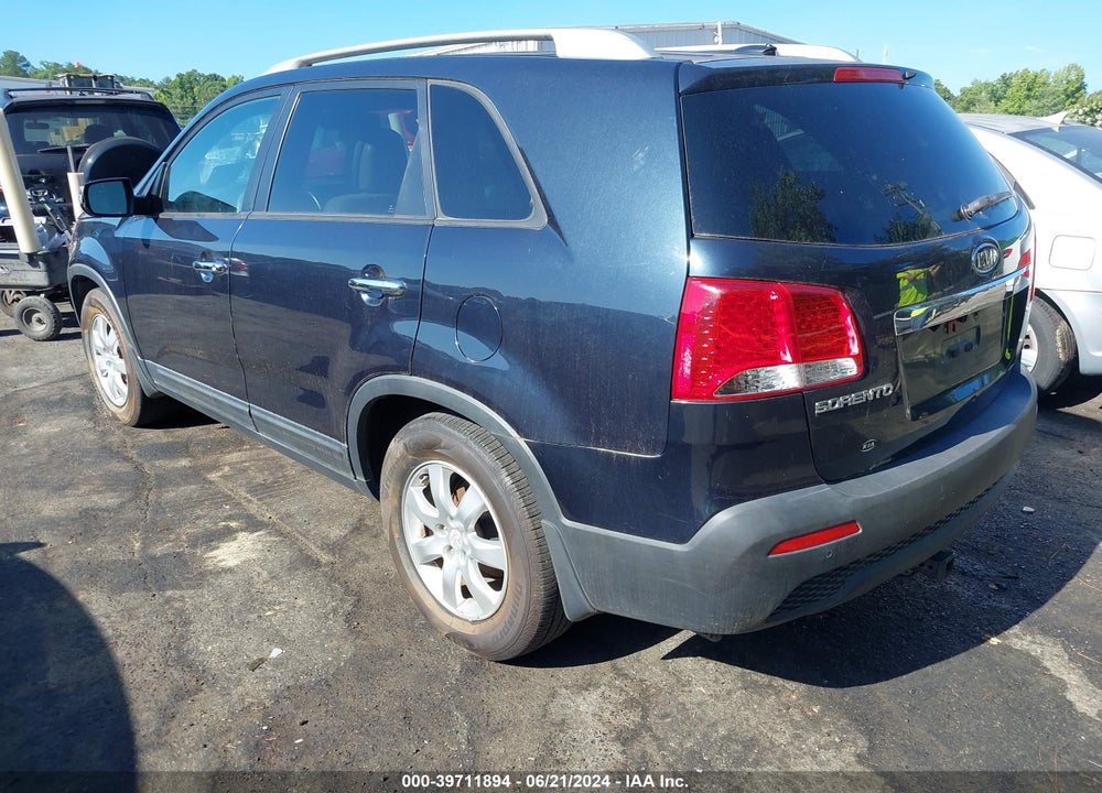 2013 KIA SORENTO LX VIN: 5XYKT4A65DG386876