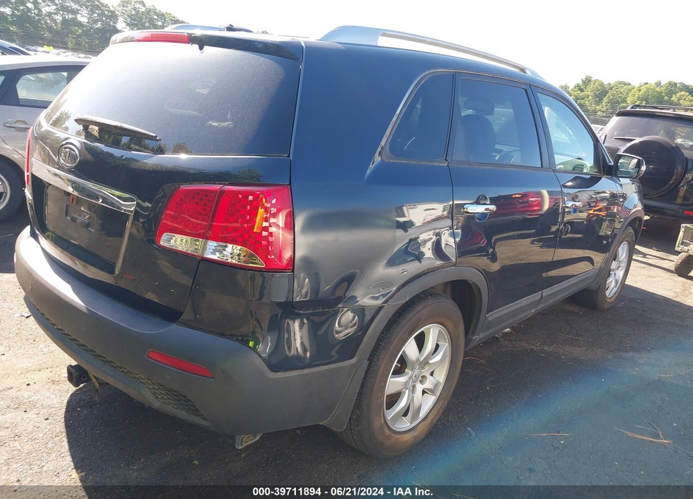 2013 KIA SORENTO LX VIN: 5XYKT4A65DG386876