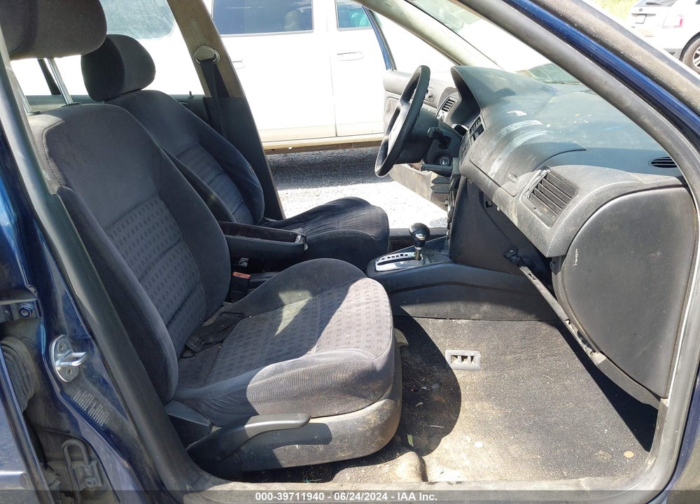 2002 VOLKSWAGEN JETTA GLS VIN: 3VWSK69MX2M130439