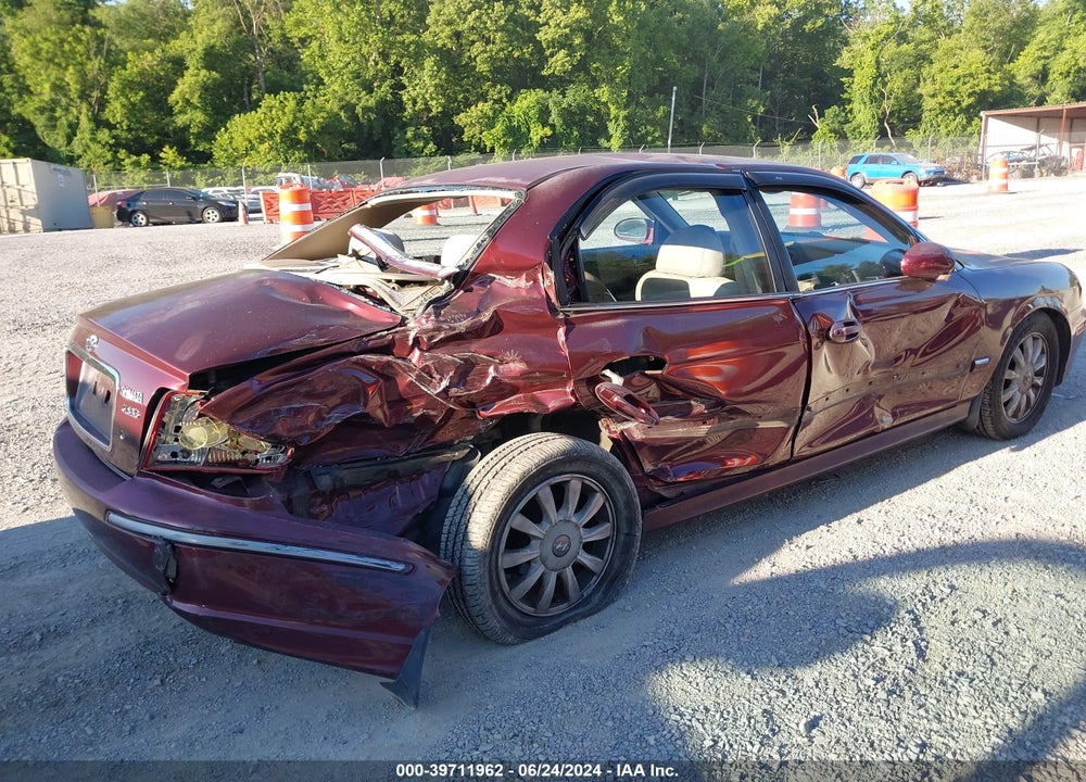 2002 HYUNDAI SONATA GLS/LX VIN: KMHWF35H82A589557