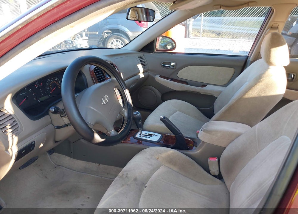 2002 HYUNDAI SONATA GLS/LX VIN: KMHWF35H82A589557