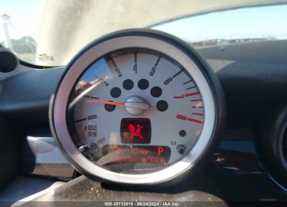 2007 MINI COOPER S VIN: WMWMF73557TL92625