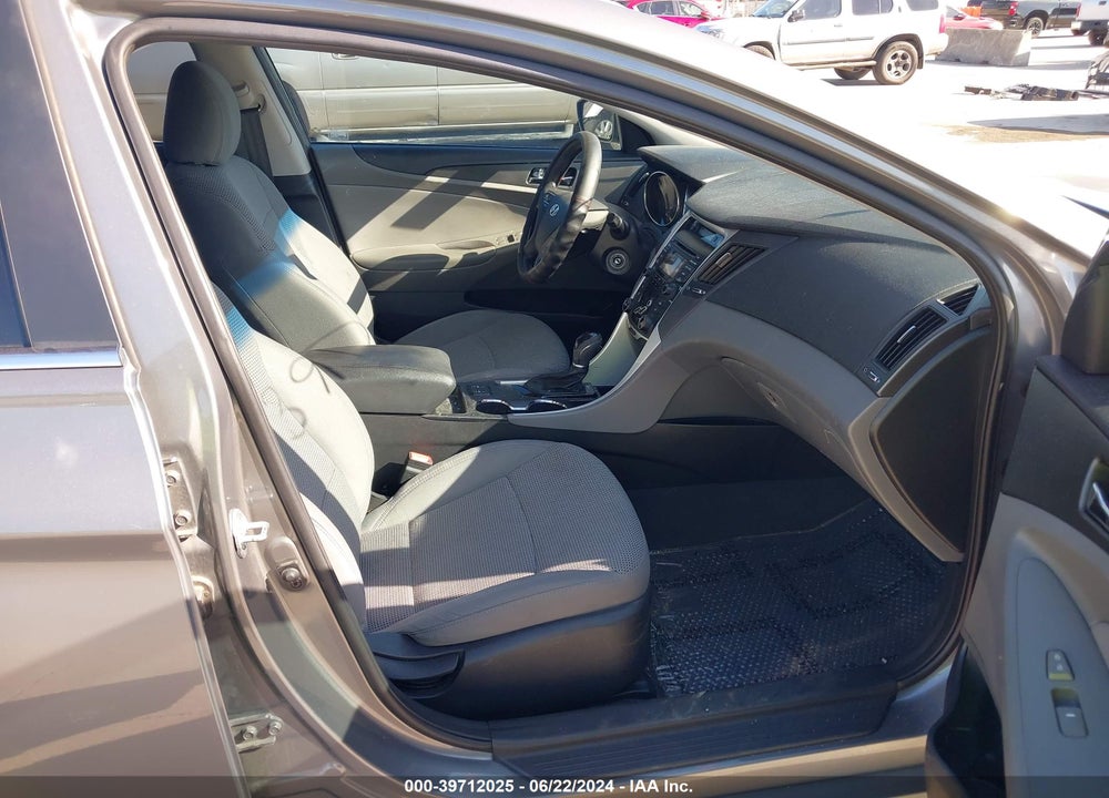 2013 HYUNDAI SONATA GLS VIN: 5NPEB4AC0DH682449