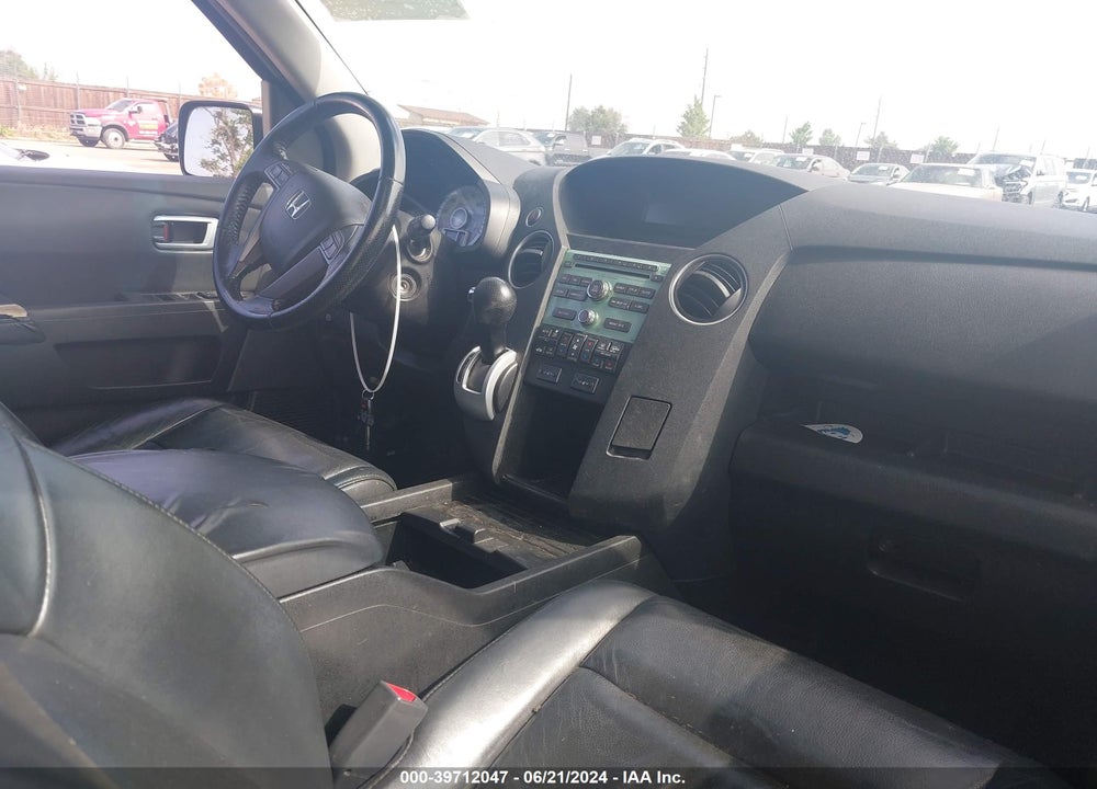 2010 HONDA PILOT EX-L VIN: 5FNYF4H52AB016910