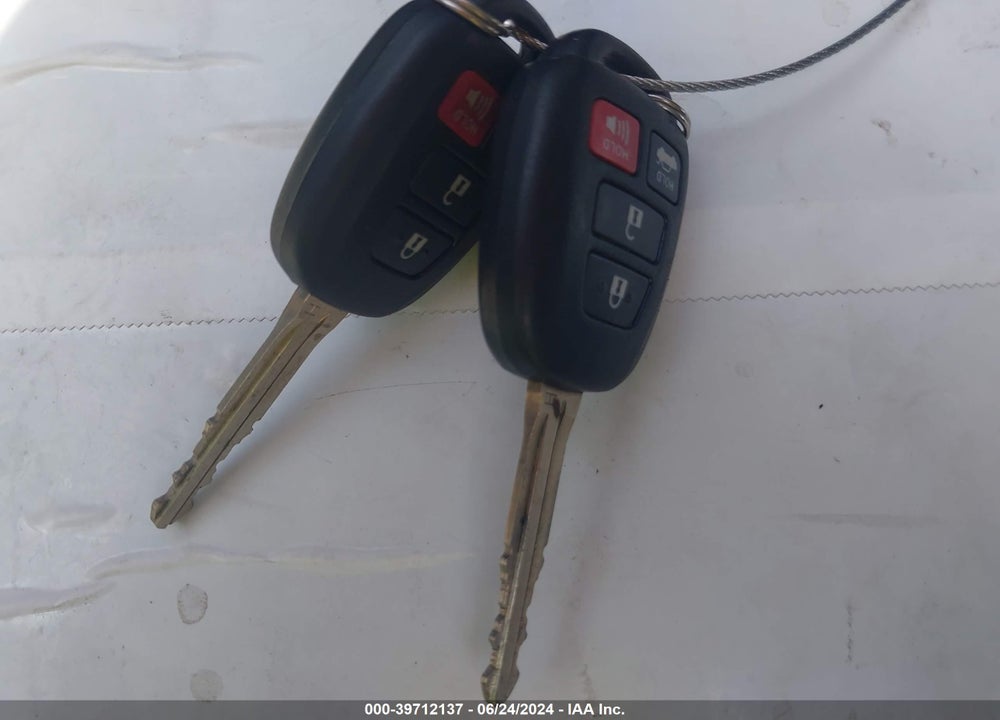 2019 TOYOTA COROLLA LE VIN: 2T1BURHE5KC196429