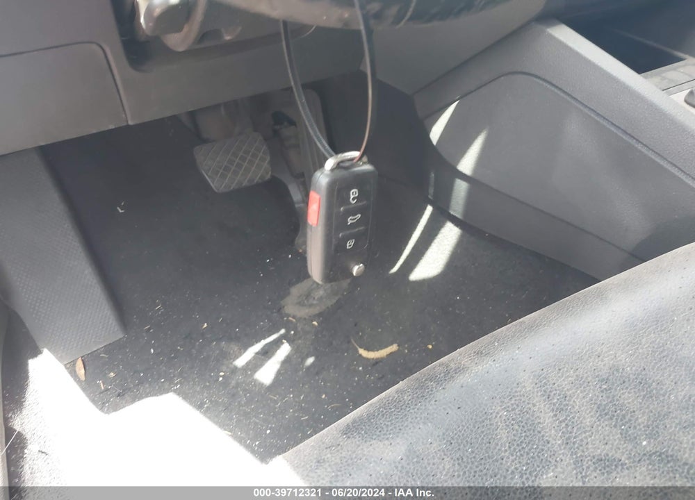 2013 VOLKSWAGEN JETTA 2.5L SE VIN: 3VWDP7AJ1DM377384