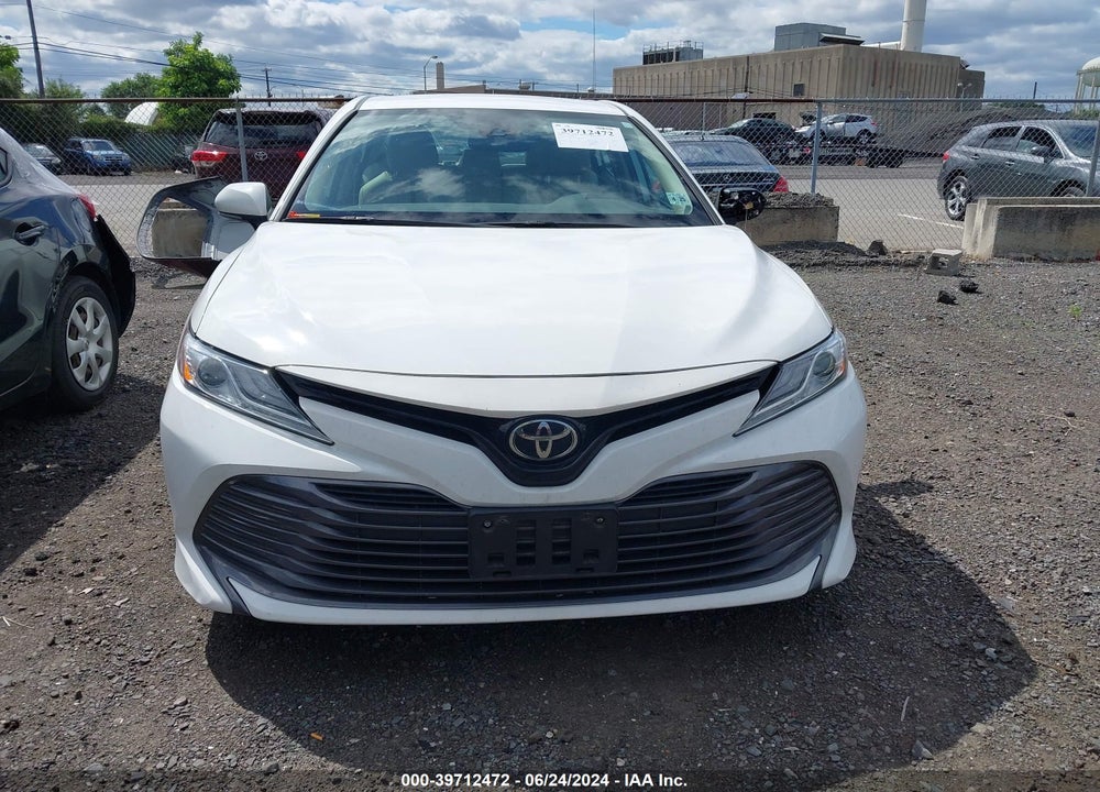 2020 TOYOTA CAMRY XLE VIN: 4T1F11AK9LU308306