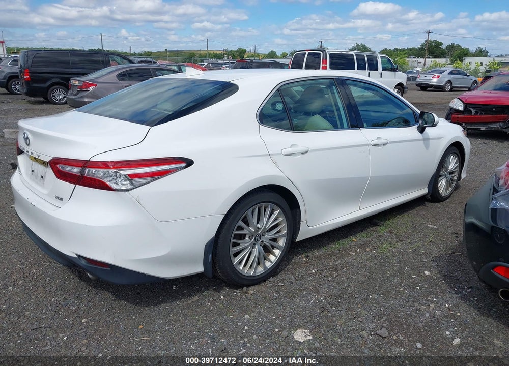 2020 TOYOTA CAMRY XLE VIN: 4T1F11AK9LU308306