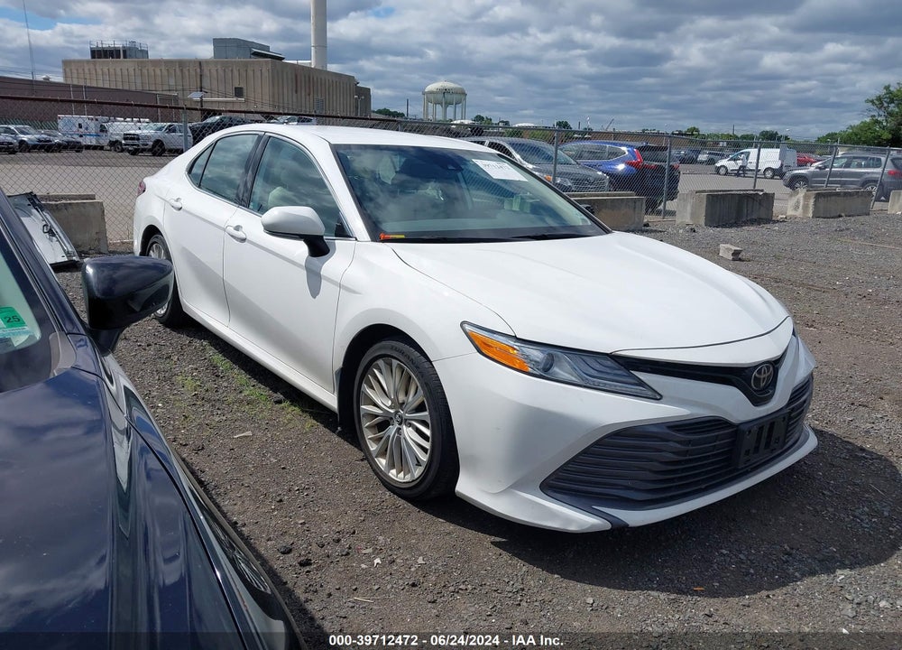 2020 TOYOTA CAMRY XLE VIN: 4T1F11AK9LU308306