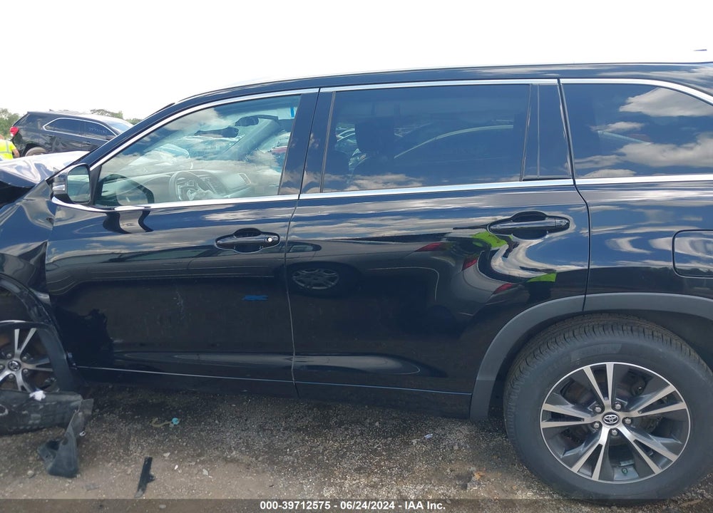 2016 TOYOTA HIGHLANDER XLE V6 VIN: 5TDJKRFH9GS279018