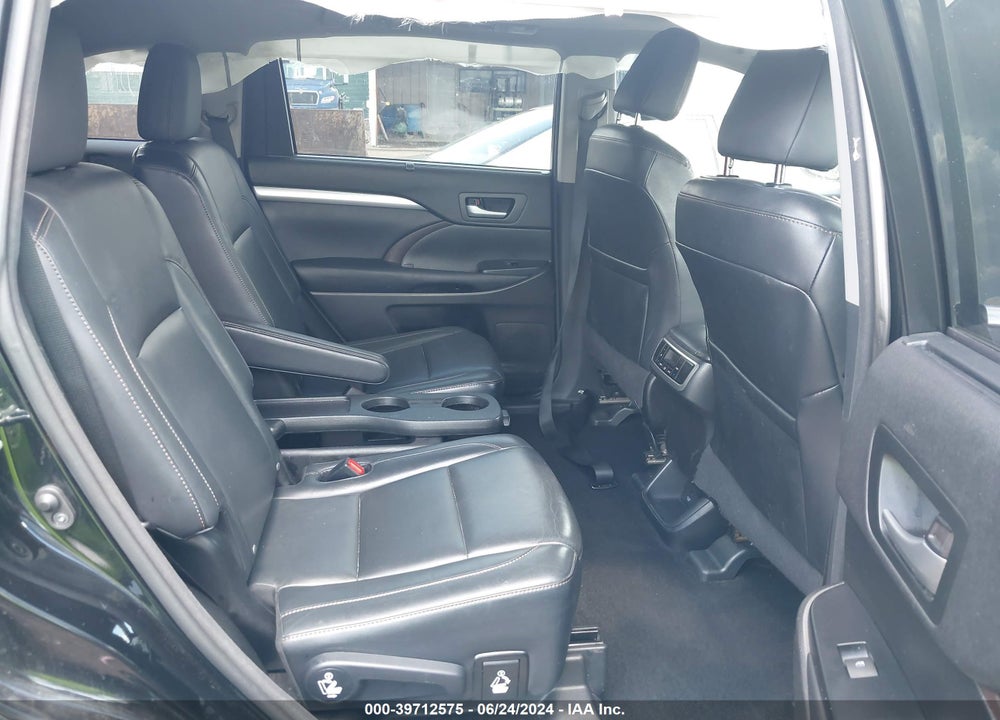 2016 TOYOTA HIGHLANDER XLE V6 VIN: 5TDJKRFH9GS279018