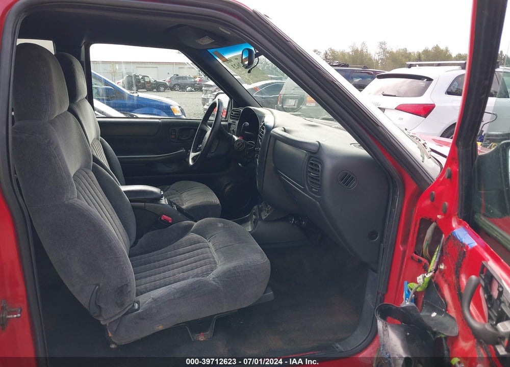 2000 CHEVROLET S-10 LS VIN: 1GCCT19W7Y8287609