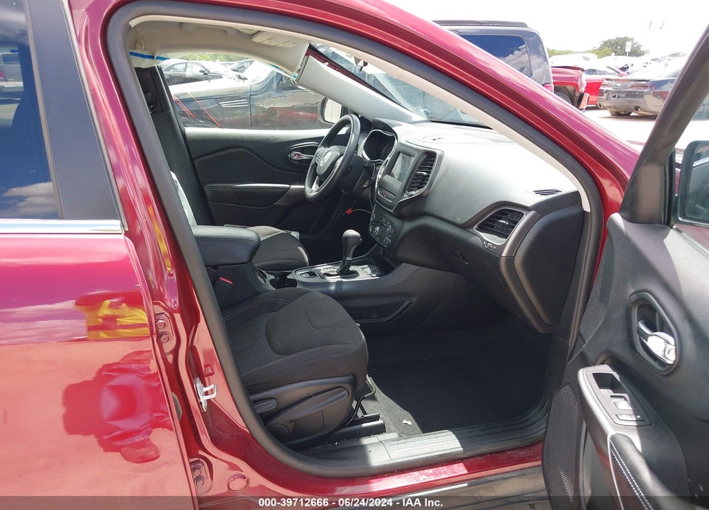 2019 JEEP CHEROKEE LATITUDE FWD VIN: 1C4PJLCBXKD357823