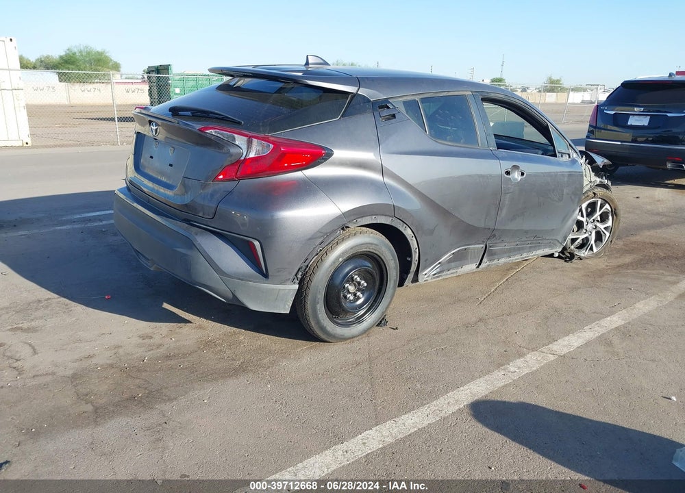 2020 TOYOTA C-HR XLE VIN: JTNKHMBX2L1065588