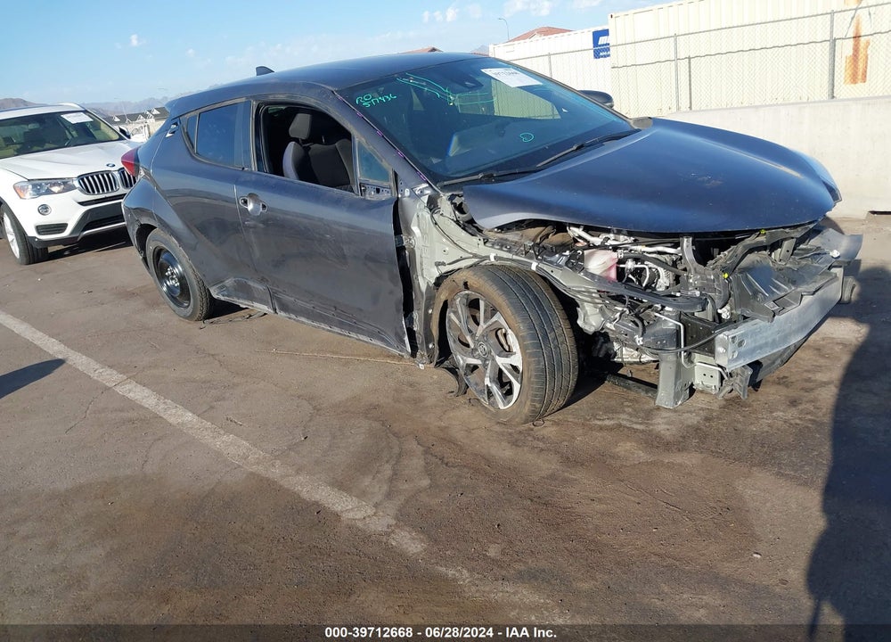 2020 TOYOTA C-HR XLE VIN: JTNKHMBX2L1065588
