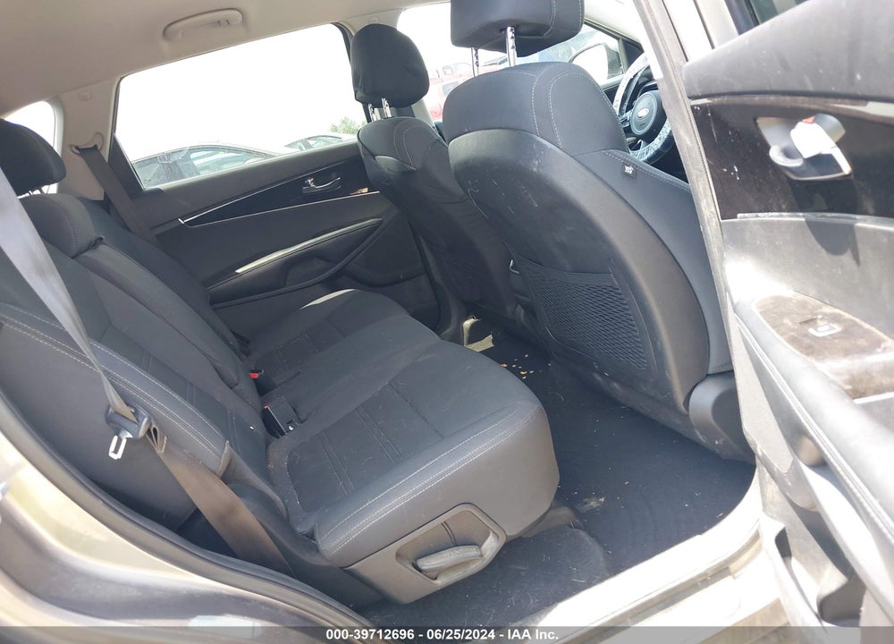 2017 KIA SORENTO 2.4L LX VIN: 5XYPG4A35HG211971