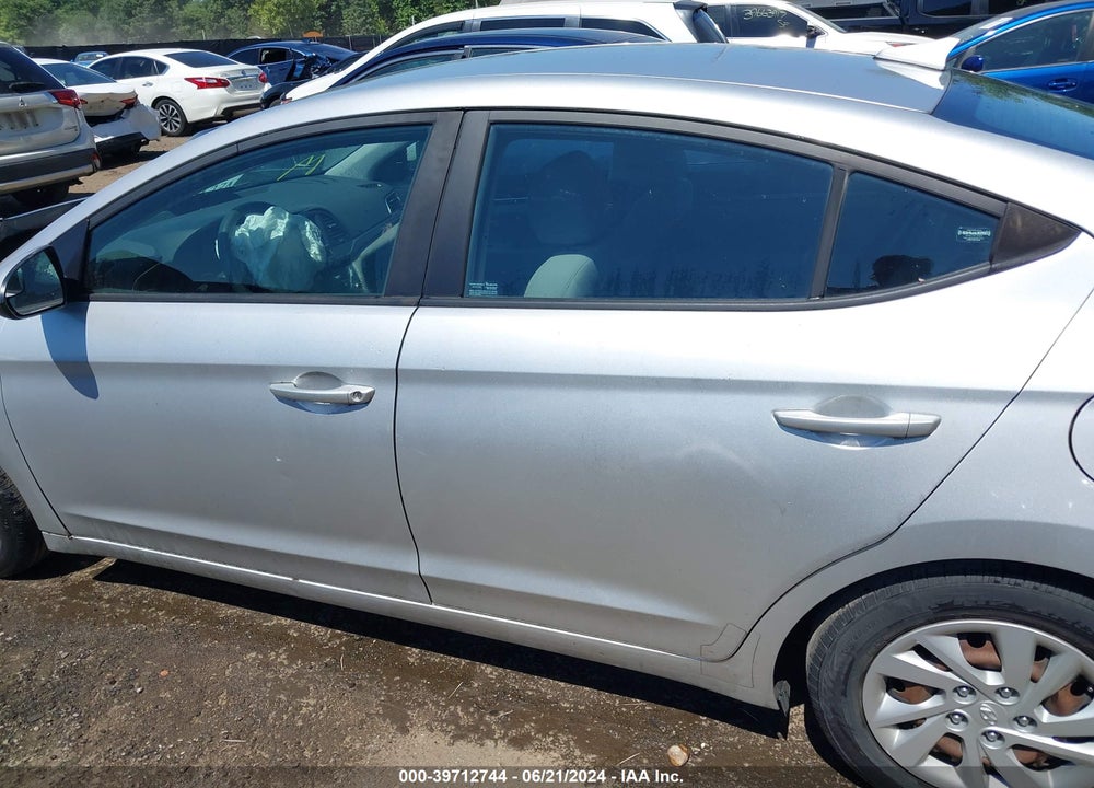 2017 HYUNDAI ELANTRA SE VIN: 5NPD74LF8HH185126
