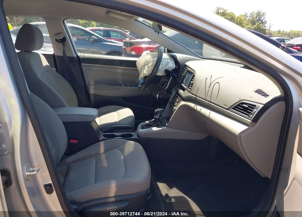 2017 HYUNDAI ELANTRA SE VIN: 5NPD74LF8HH185126