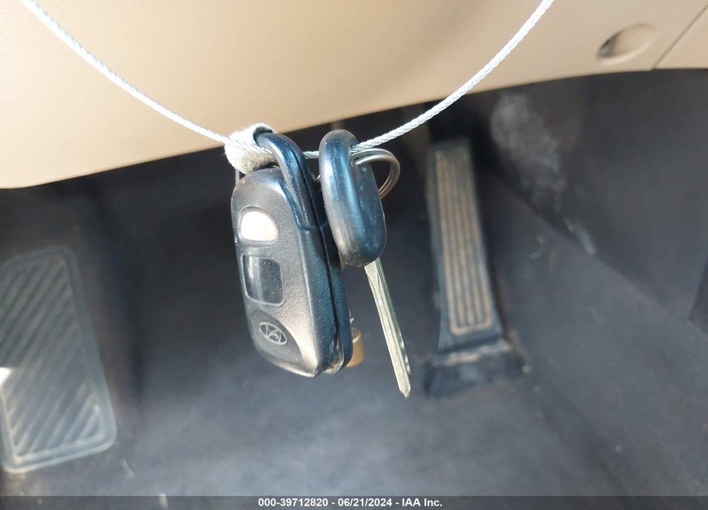 2013 HYUNDAI SONATA GLS VIN: 5NPEB4AC4DH665752
