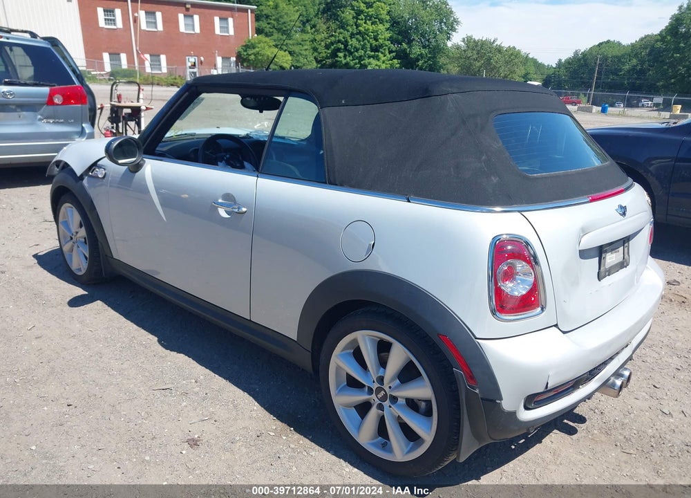 2015 MINI CONVERTIBLE COOPER S VIN: WMWZP3C50F2A91568
