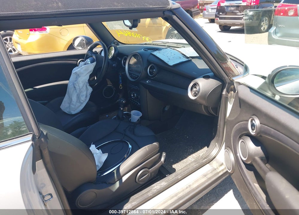 2015 MINI CONVERTIBLE COOPER S VIN: WMWZP3C50F2A91568