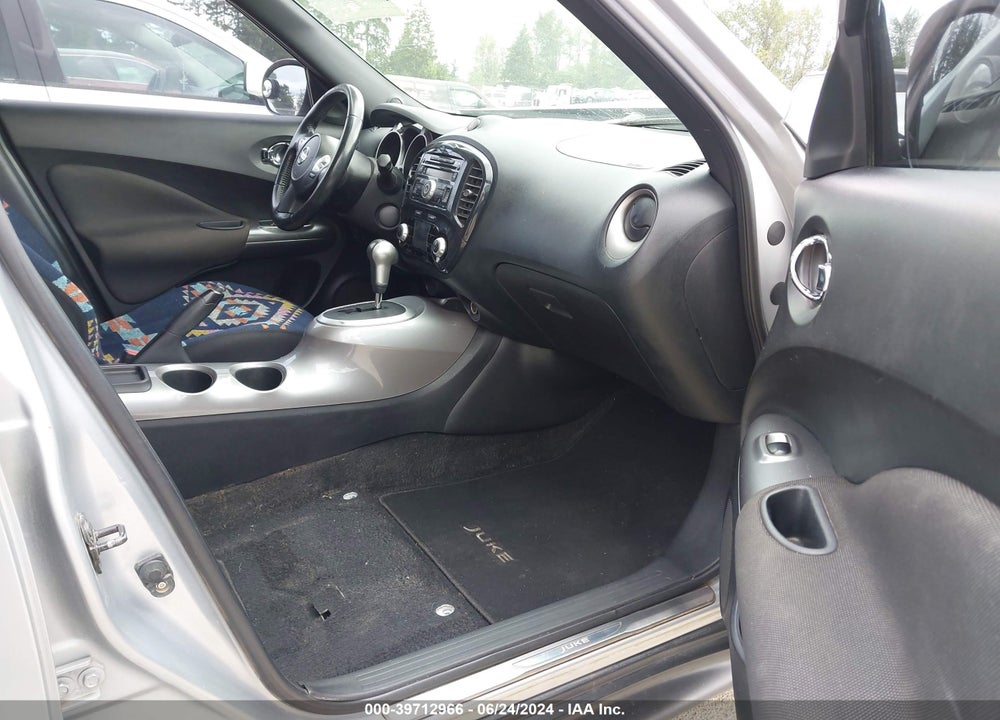 2011 NISSAN JUKE SV VIN: JN8AF5MV7BT009032