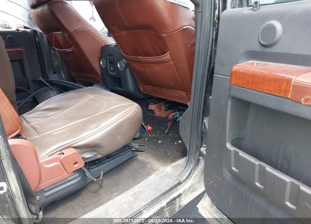 2011 FORD F-350 LARIAT VIN: 1FT8W3BT2BEB29597