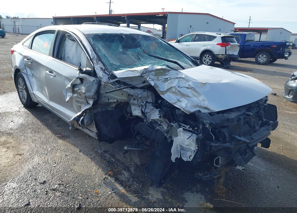 2016 HYUNDAI SONATA SE VIN: 5NPE24AF4GH329369