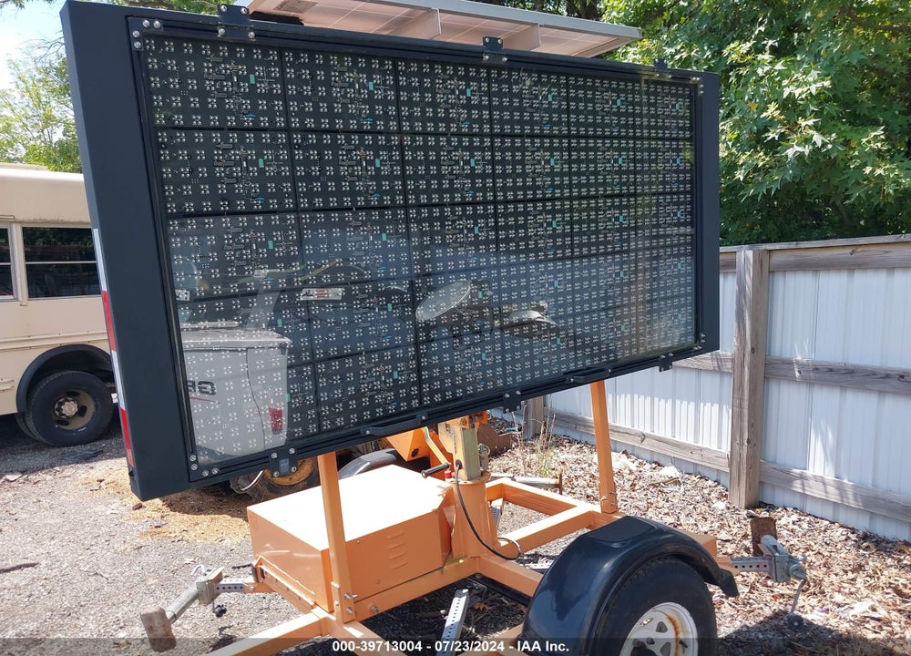 2018 WORK AREA PROTECTION SMC 4000- 17 MESSAGE BOARD VIN: 1P91H1014JG301266