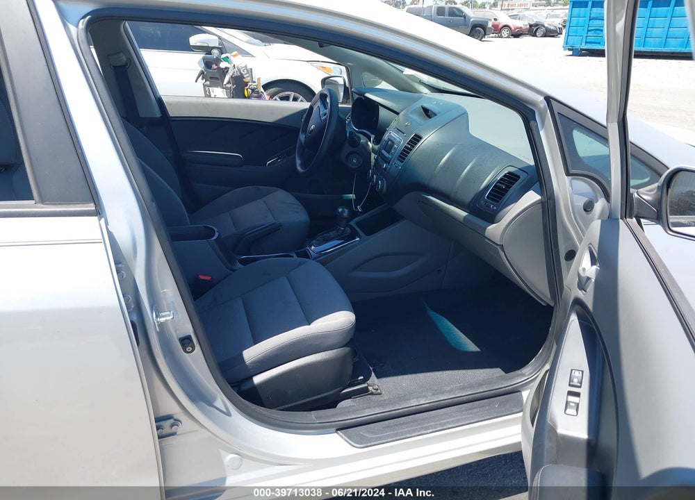 2017 KIA FORTE LX VIN: 3KPFK4A72HE082016