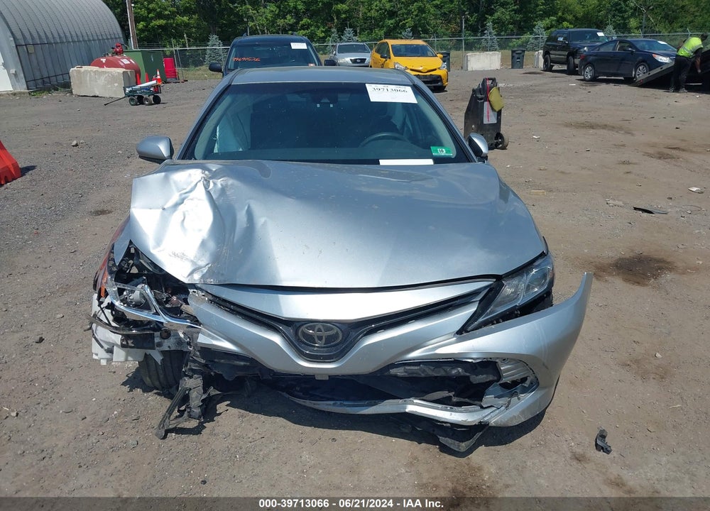 2018 TOYOTA CAMRY LE VIN: 4T1B11HK0JU650437