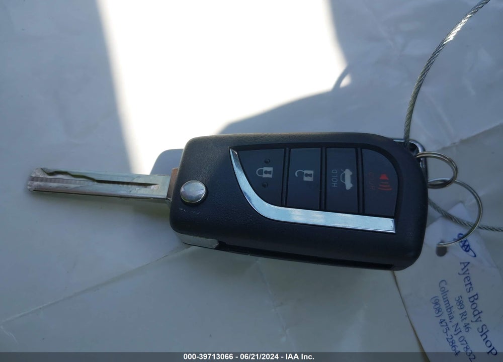 2018 TOYOTA CAMRY LE VIN: 4T1B11HK0JU650437