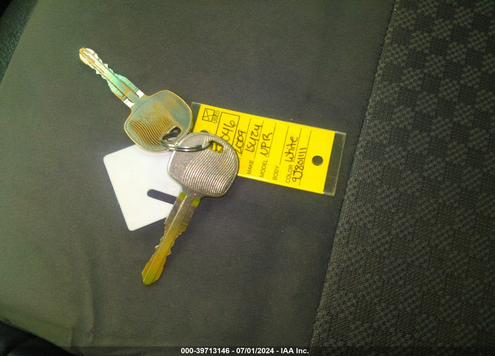 2009 ISUZU NPR HD GAS REG VIN: 4KLC4W1N59J801111