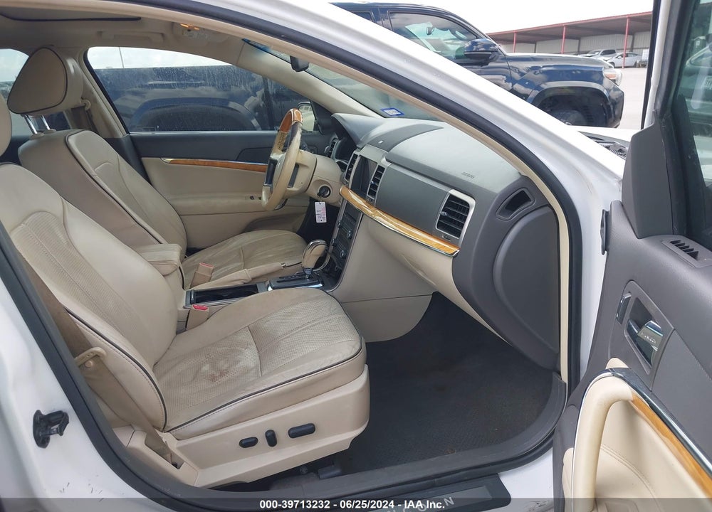 2011 LINCOLN MKZ HYBRID VIN: 3LNDL2L38BR757642