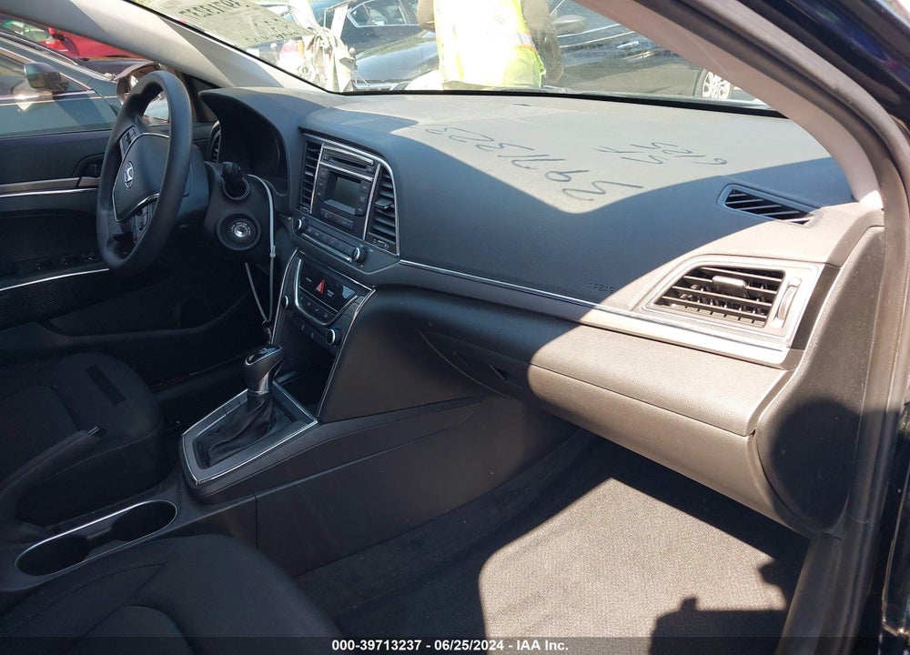 2018 HYUNDAI ELANTRA SE VIN: KMHD74LF4JU470316