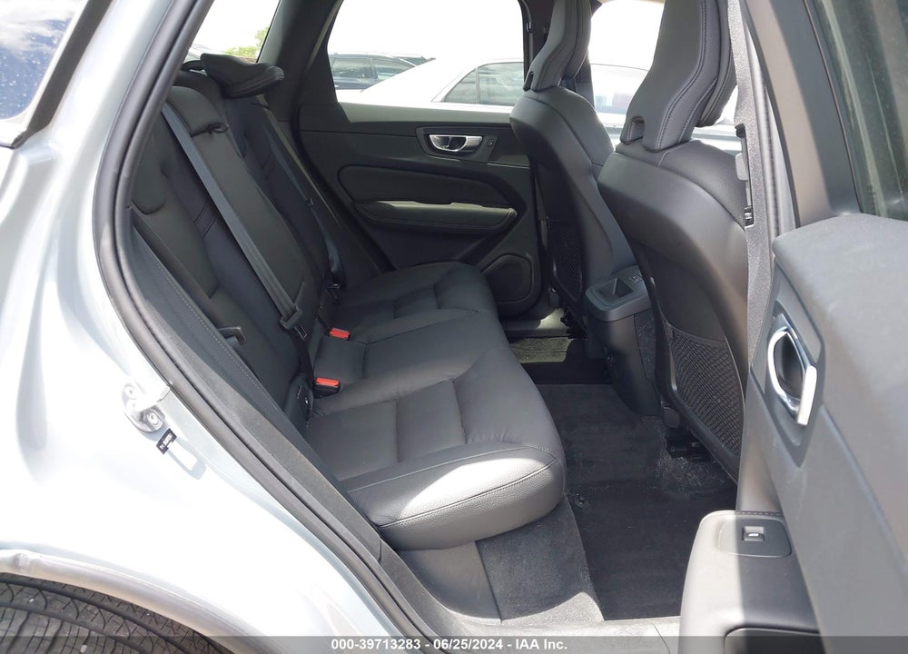 2024 VOLVO XC60 B5 PLUS DARK THEME VIN: YV4L12RL0R1723502